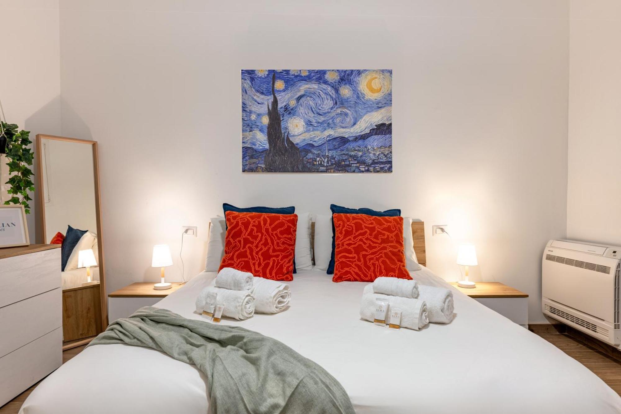 Modern Stone Apartment In The Heart Of Bari Buitenkant foto